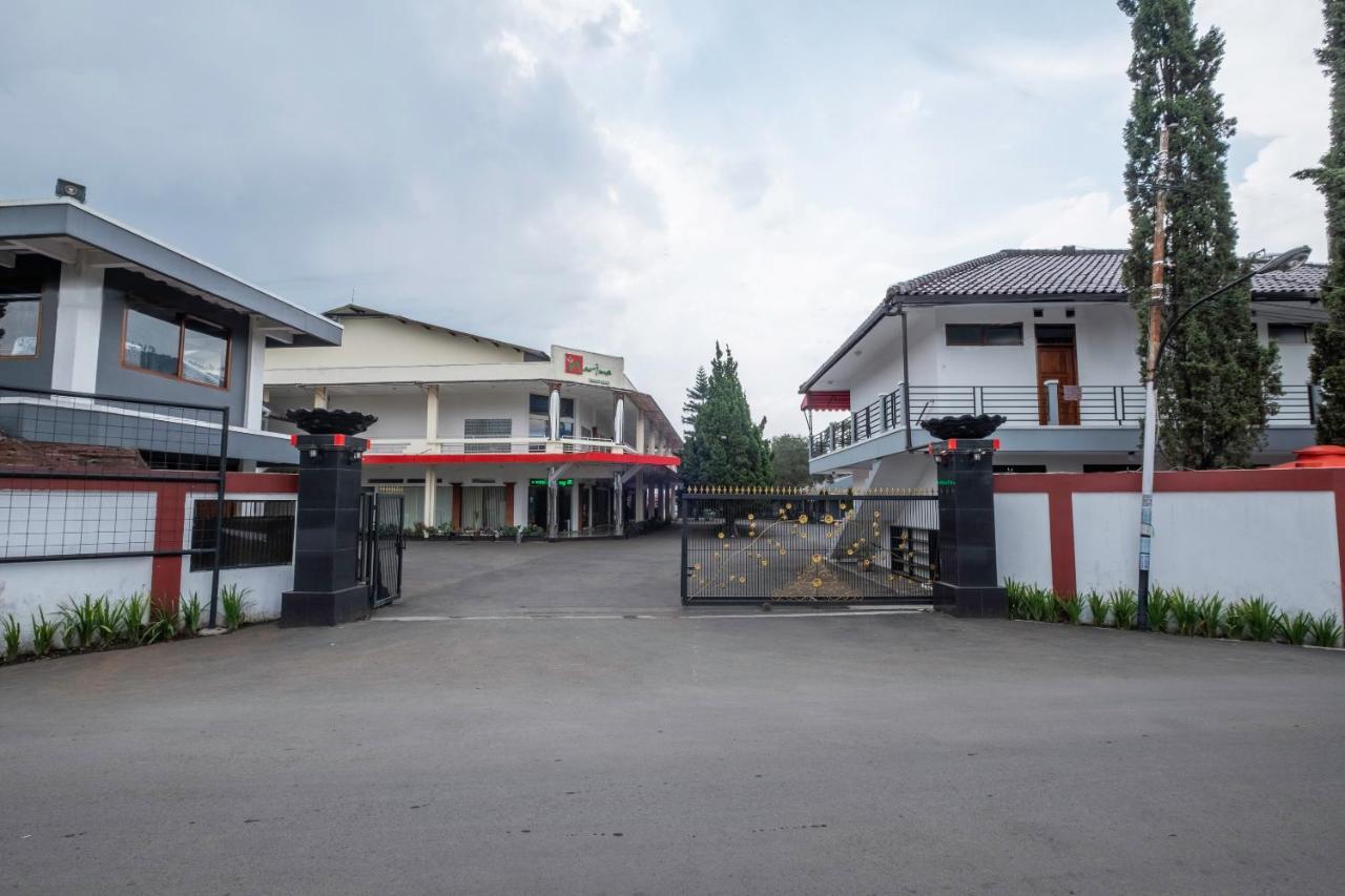 Narima Resort Hotel Лембанг Екстер'єр фото