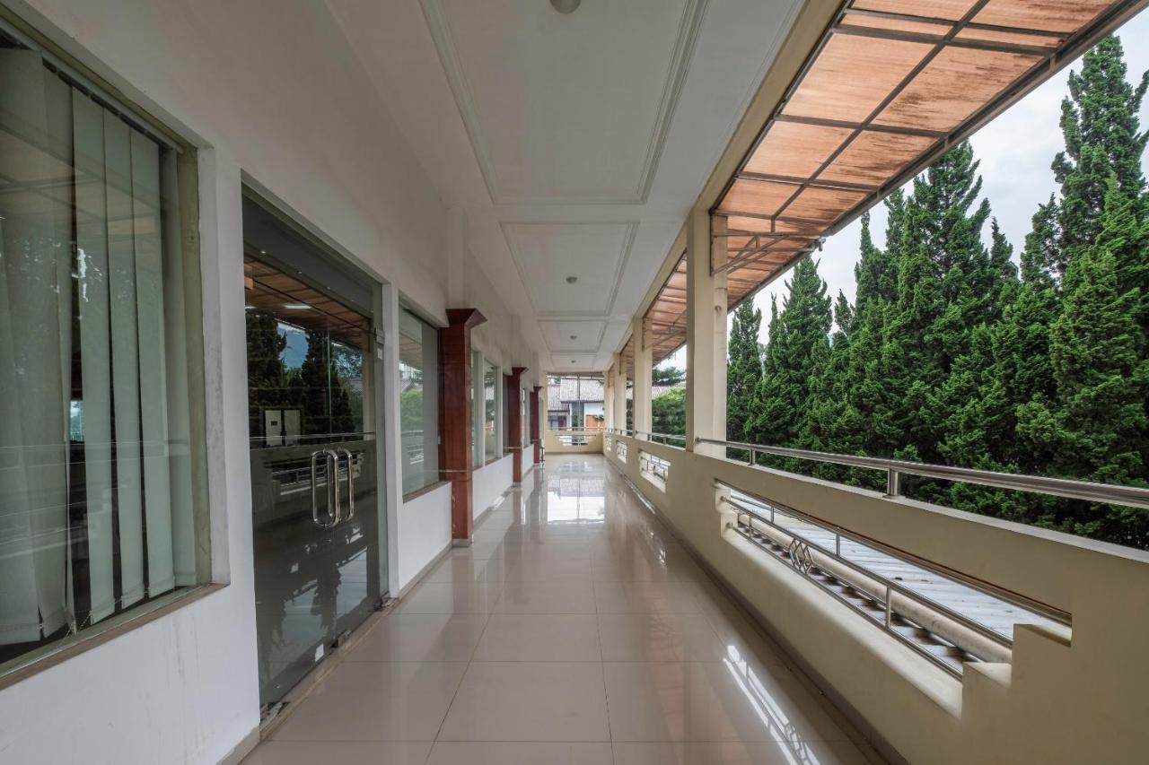 Narima Resort Hotel Лембанг Екстер'єр фото
