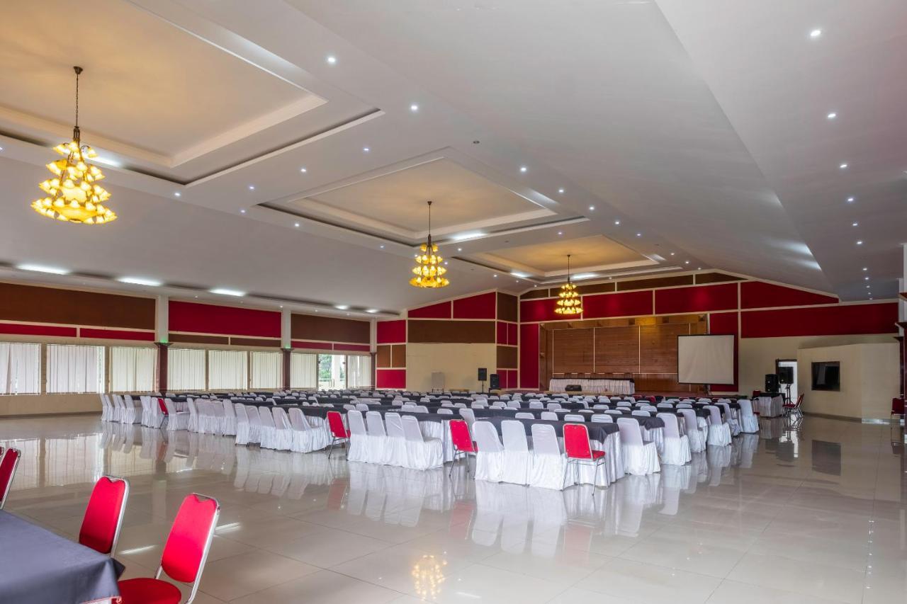 Narima Resort Hotel Лембанг Екстер'єр фото